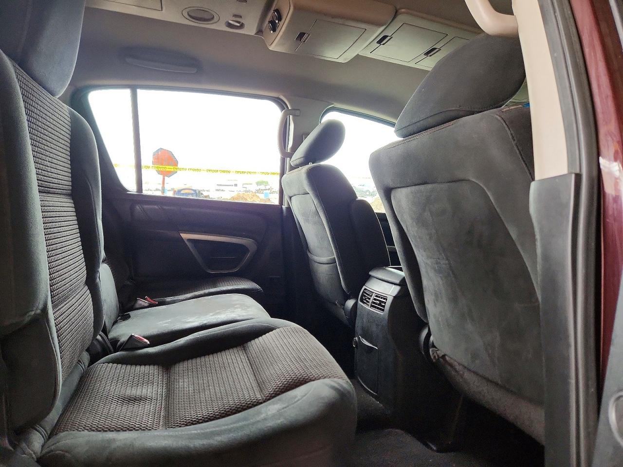 Nissan Armada Sv