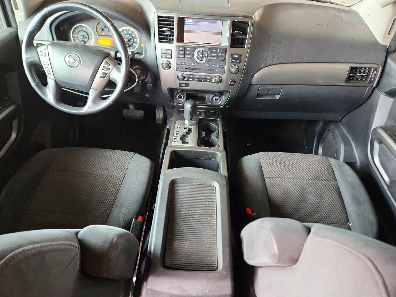 Nissan Armada Sv
