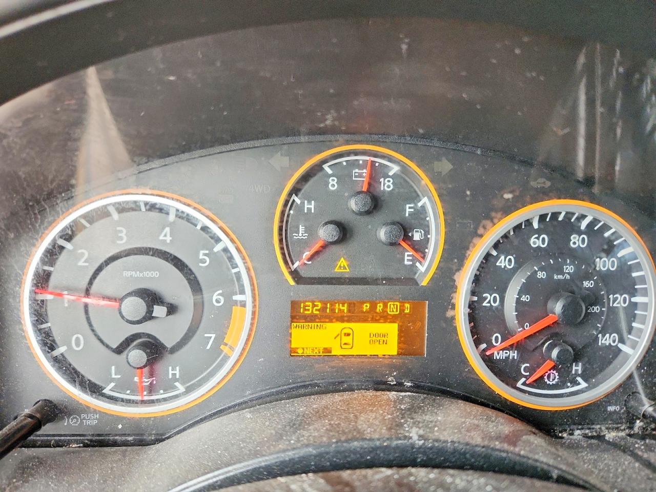Nissan Armada Sv