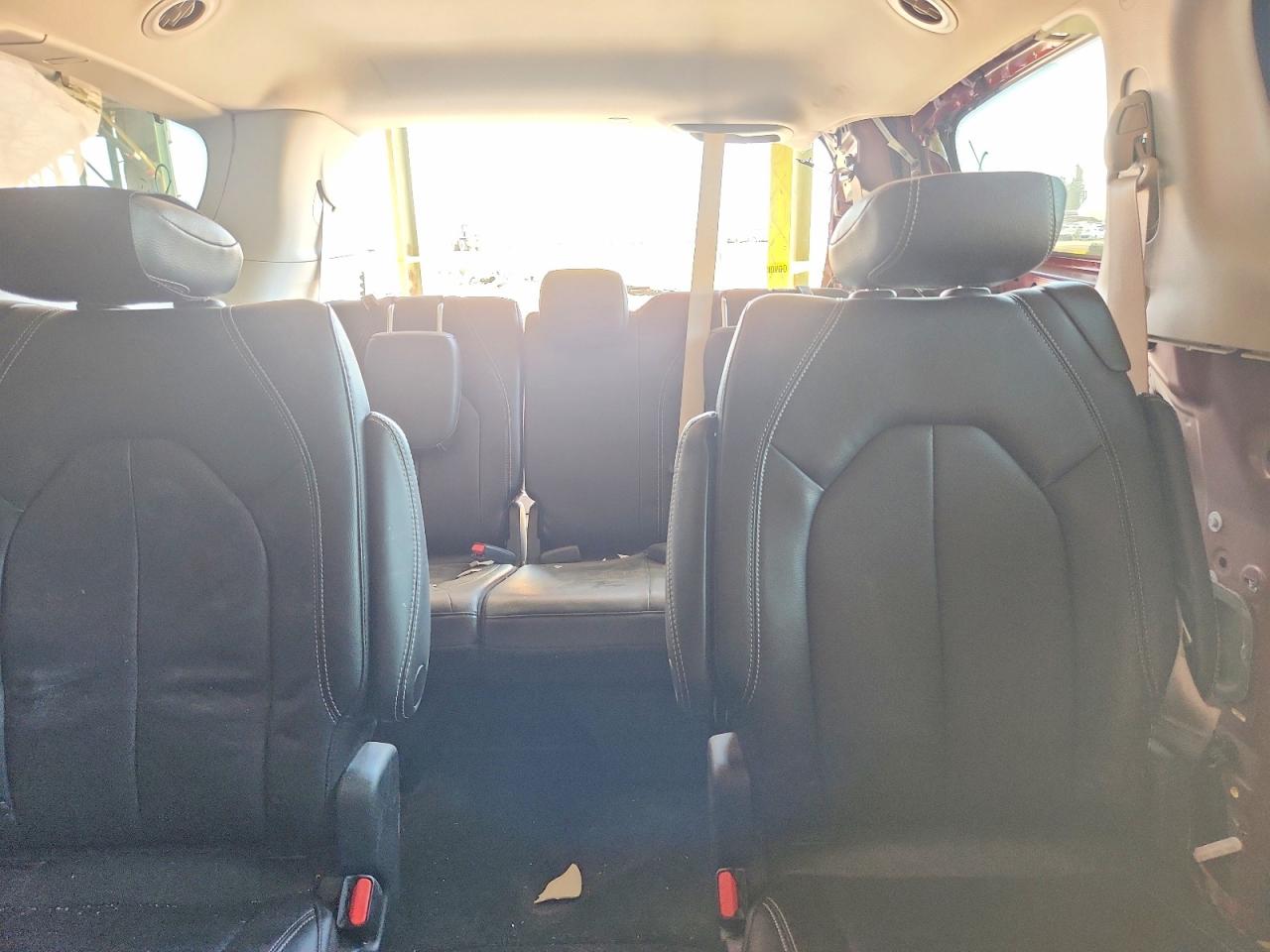 Chrysler Pacifica Touring L