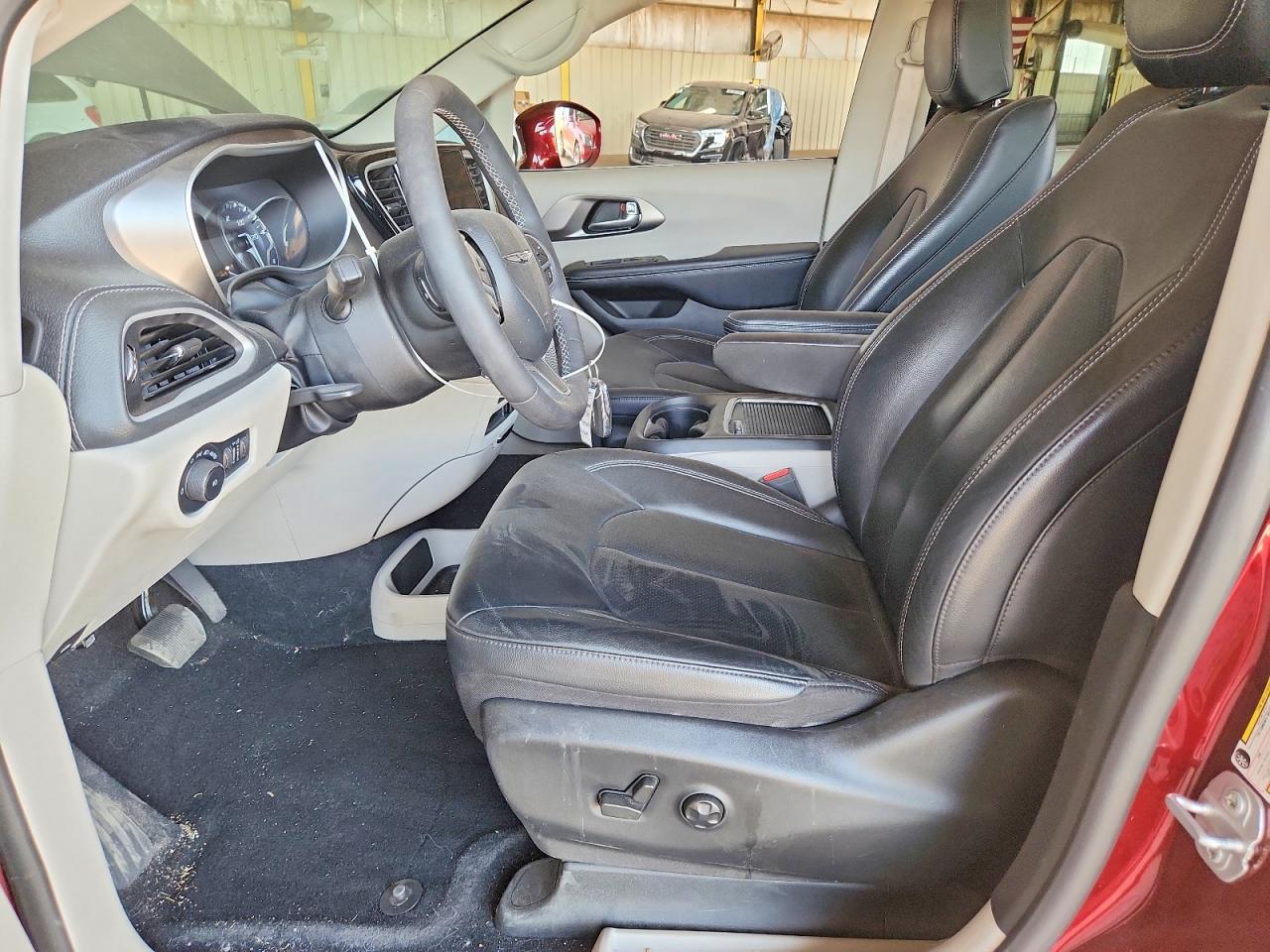 Chrysler Pacifica Touring L