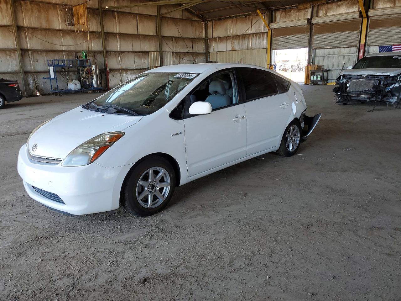 Salvage Toyota Prius Image