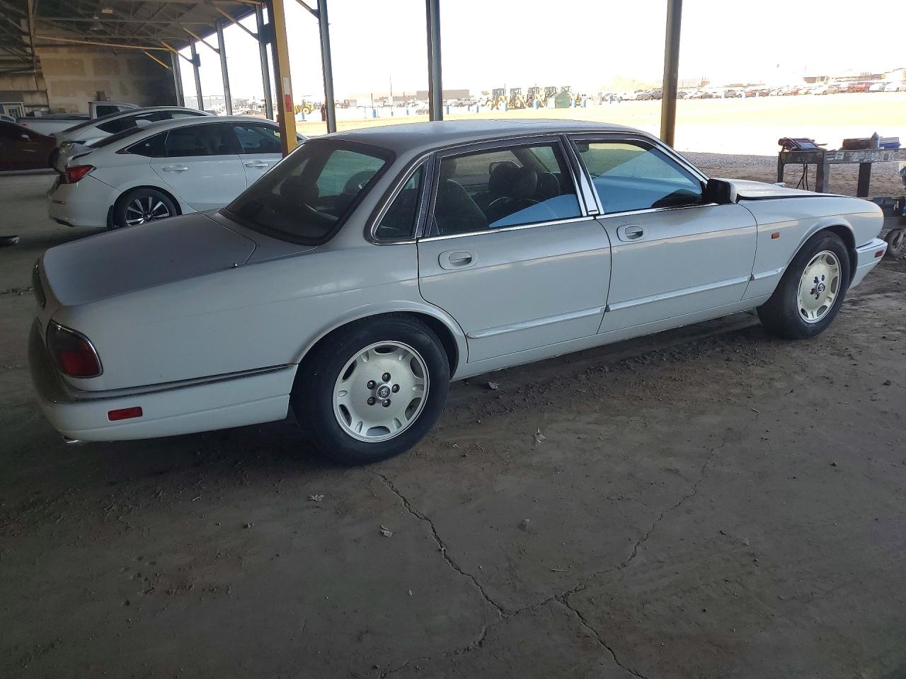 Jaguar Xj6