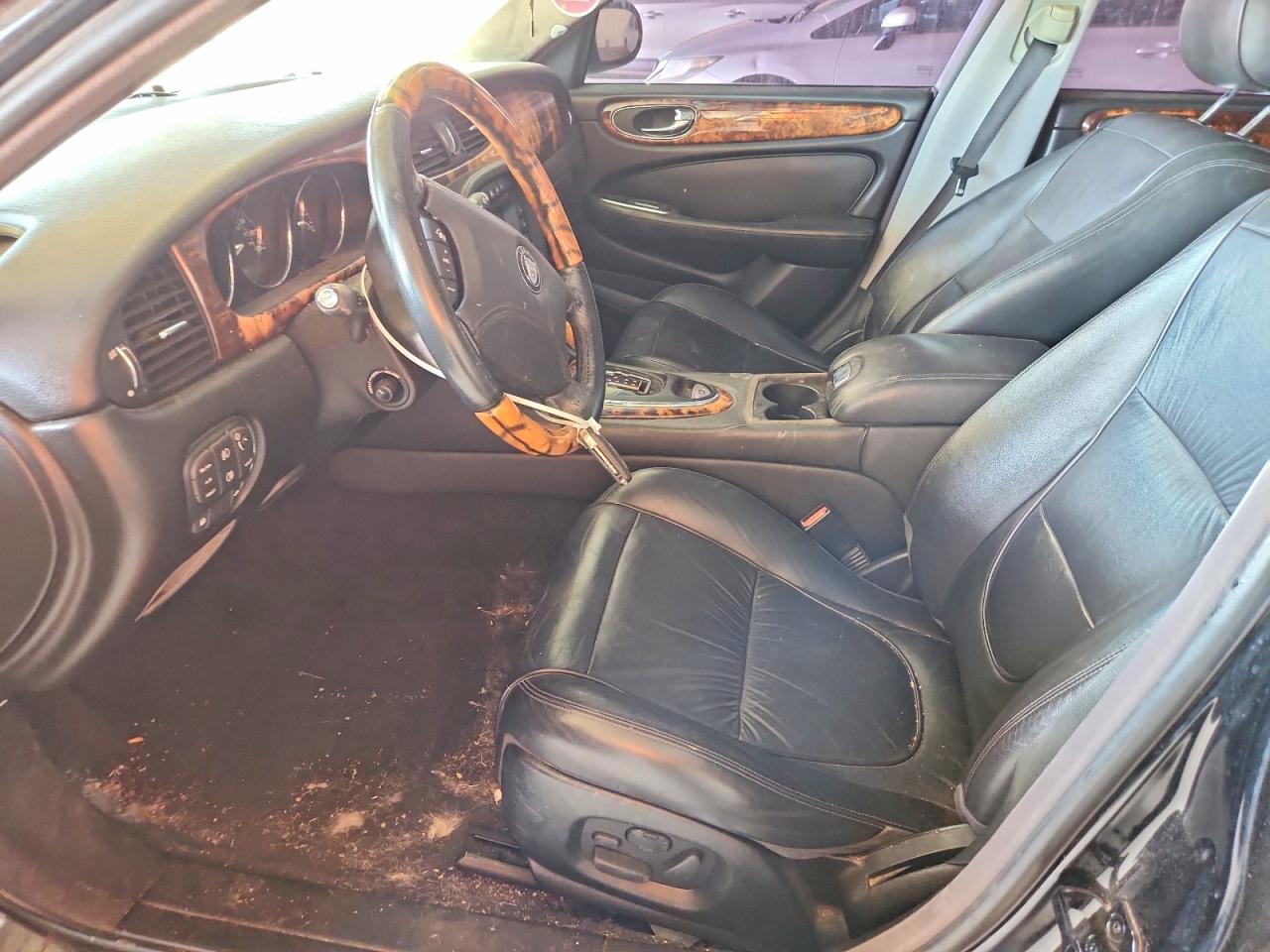 Jaguar Xj8
