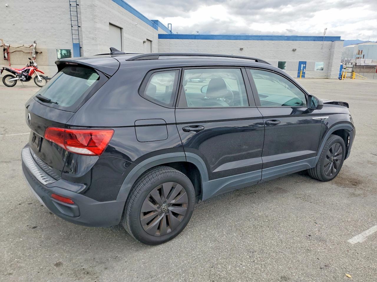 Volkswagen Taos S