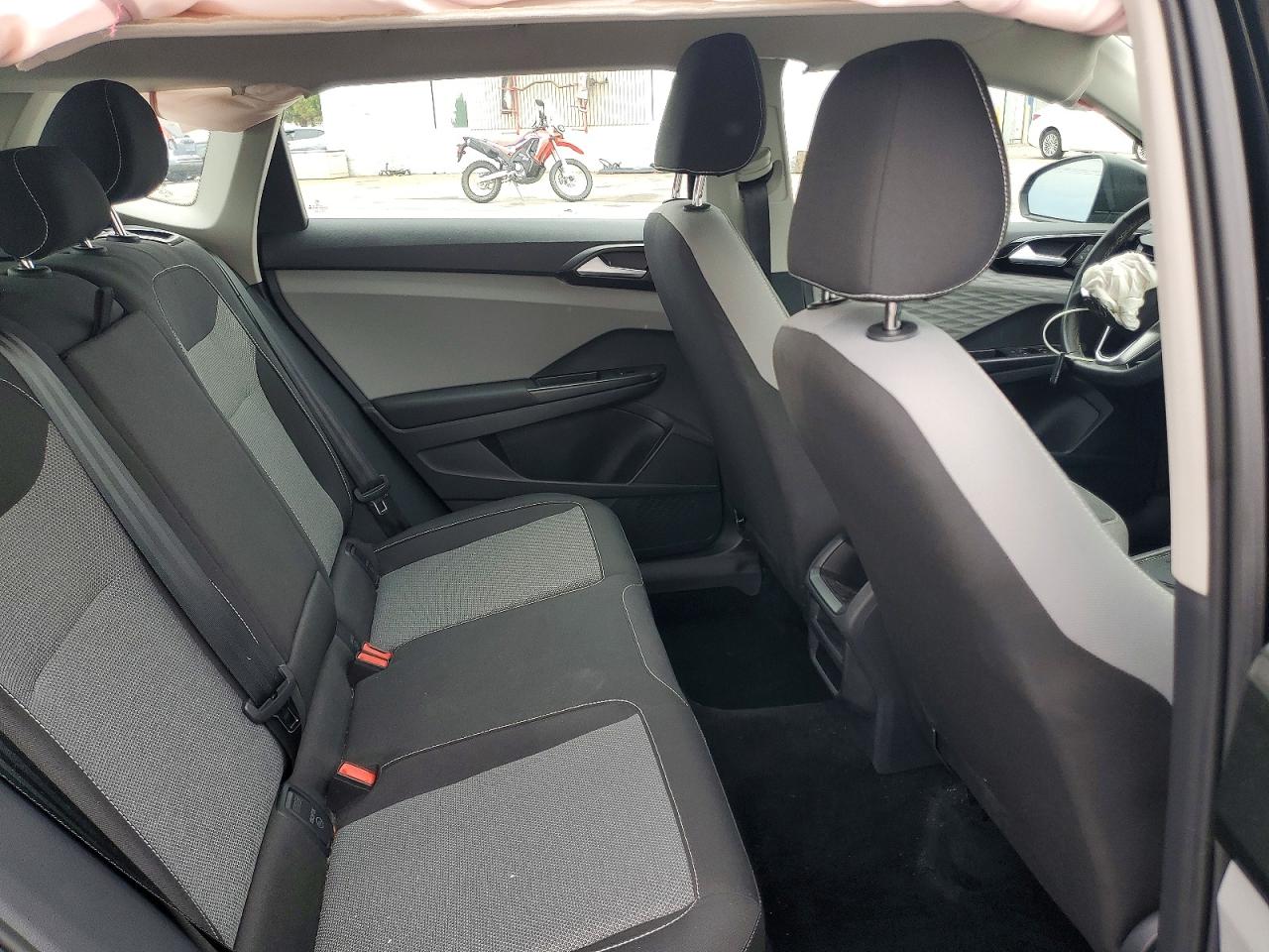 Volkswagen Taos S
