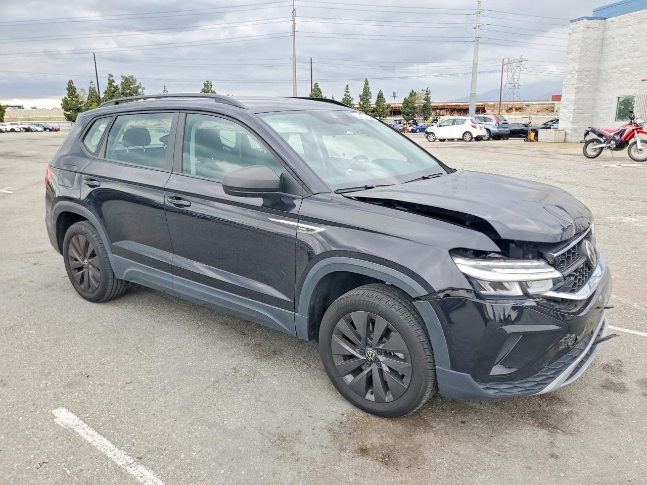 Volkswagen Taos S