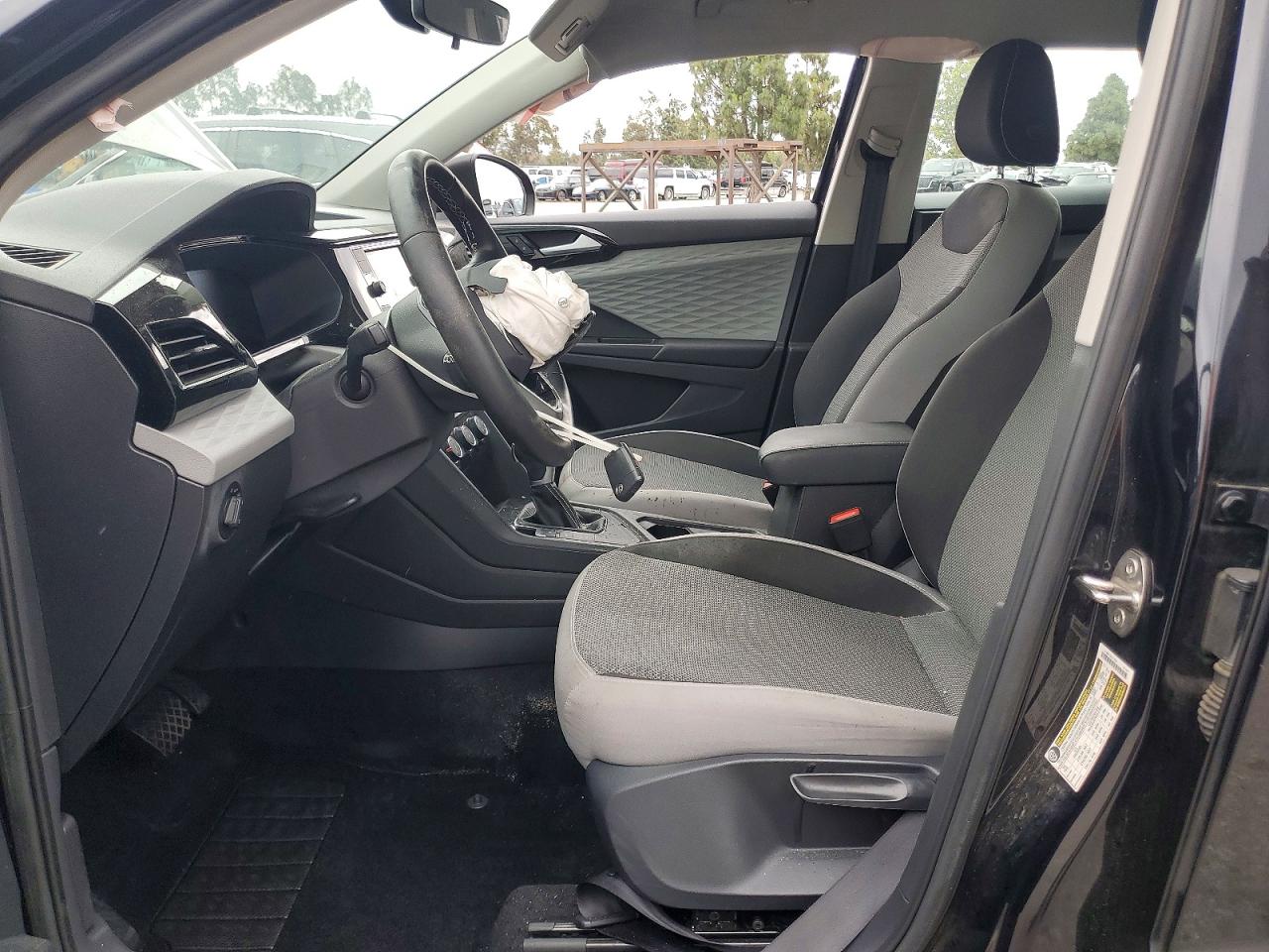 Volkswagen Taos S
