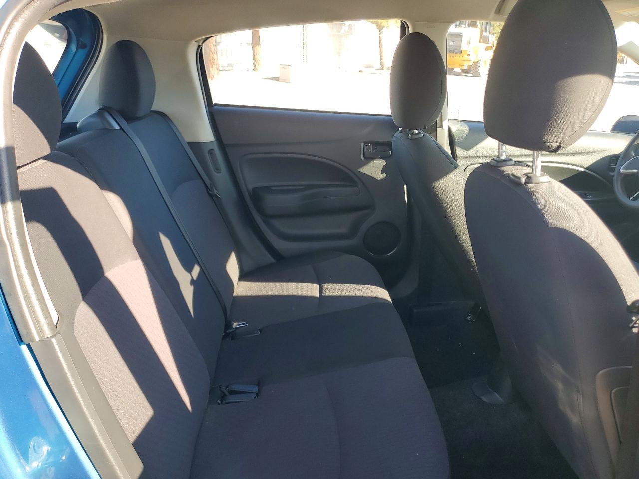 Mitsubishi Mirage Es