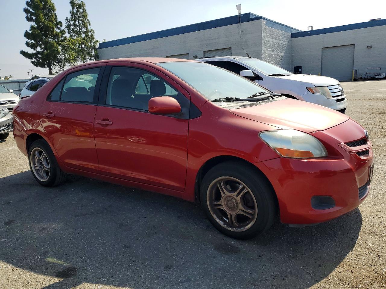 Toyota Yaris Base