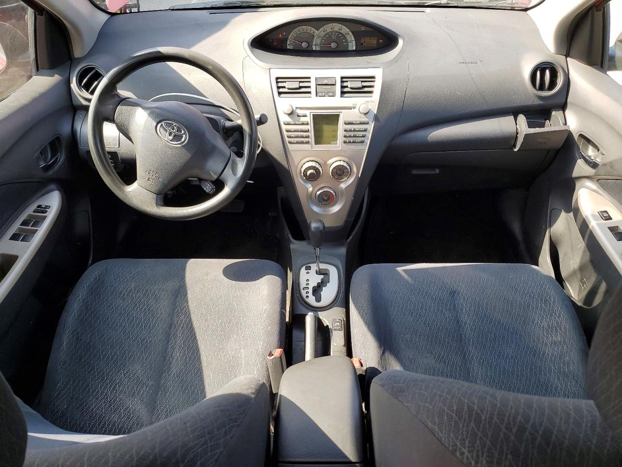 Toyota Yaris Base