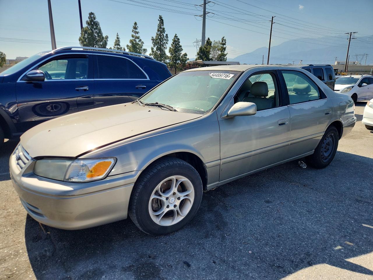 Salvage Toyota Camry Image