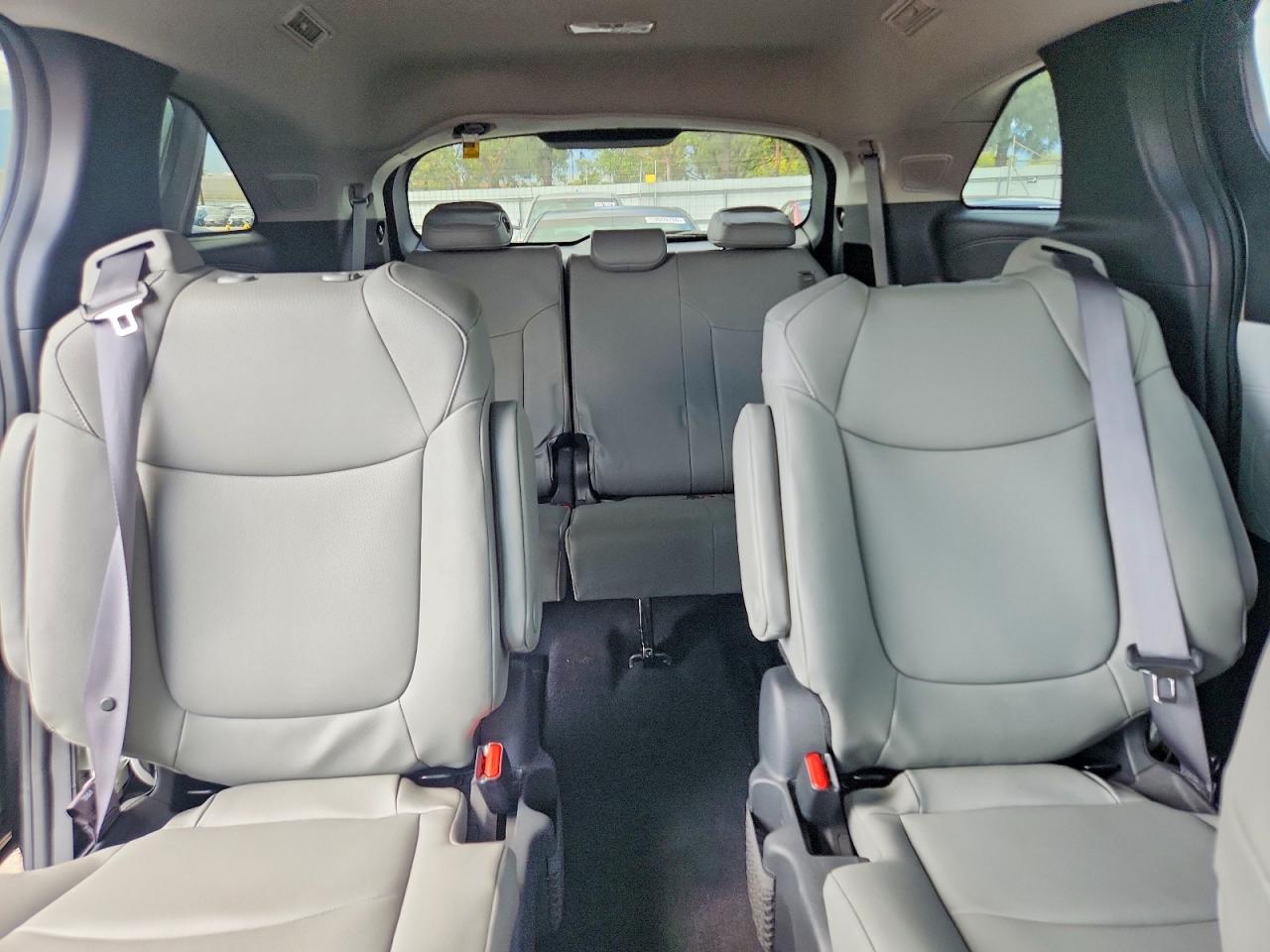 Toyota Sienna Xle 7-passenger