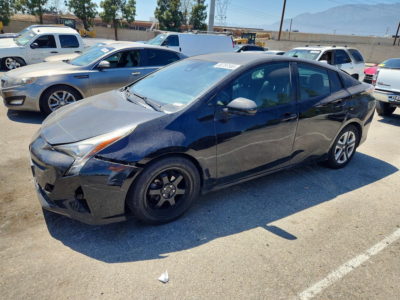 Salvage Toyota Prius Image