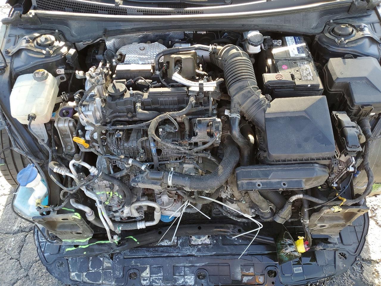 Hyundai ELANTRA Base