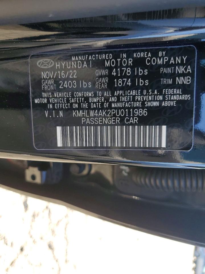 Hyundai ELANTRA Base