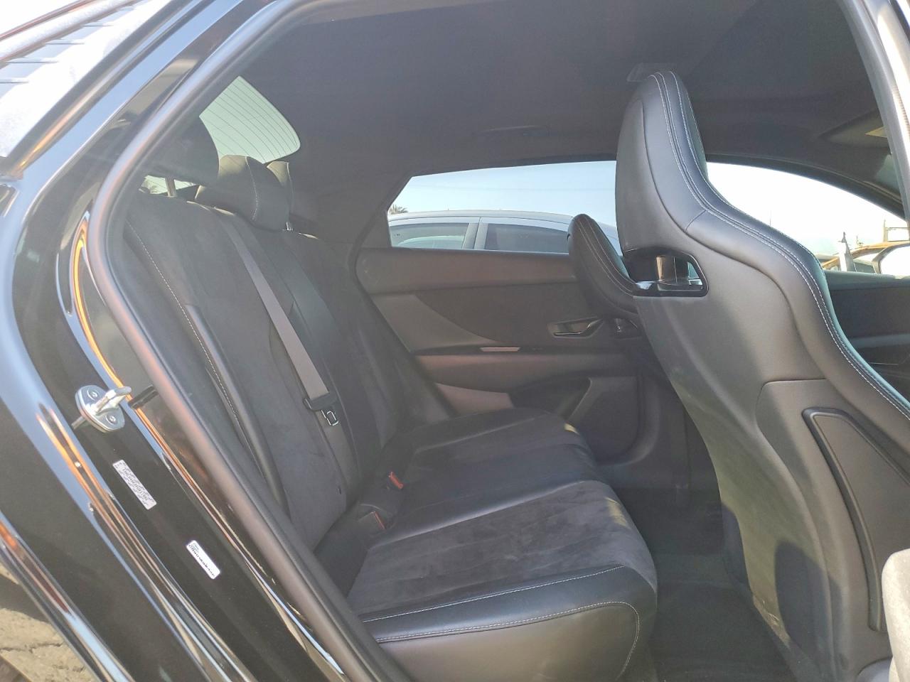 Hyundai ELANTRA Base