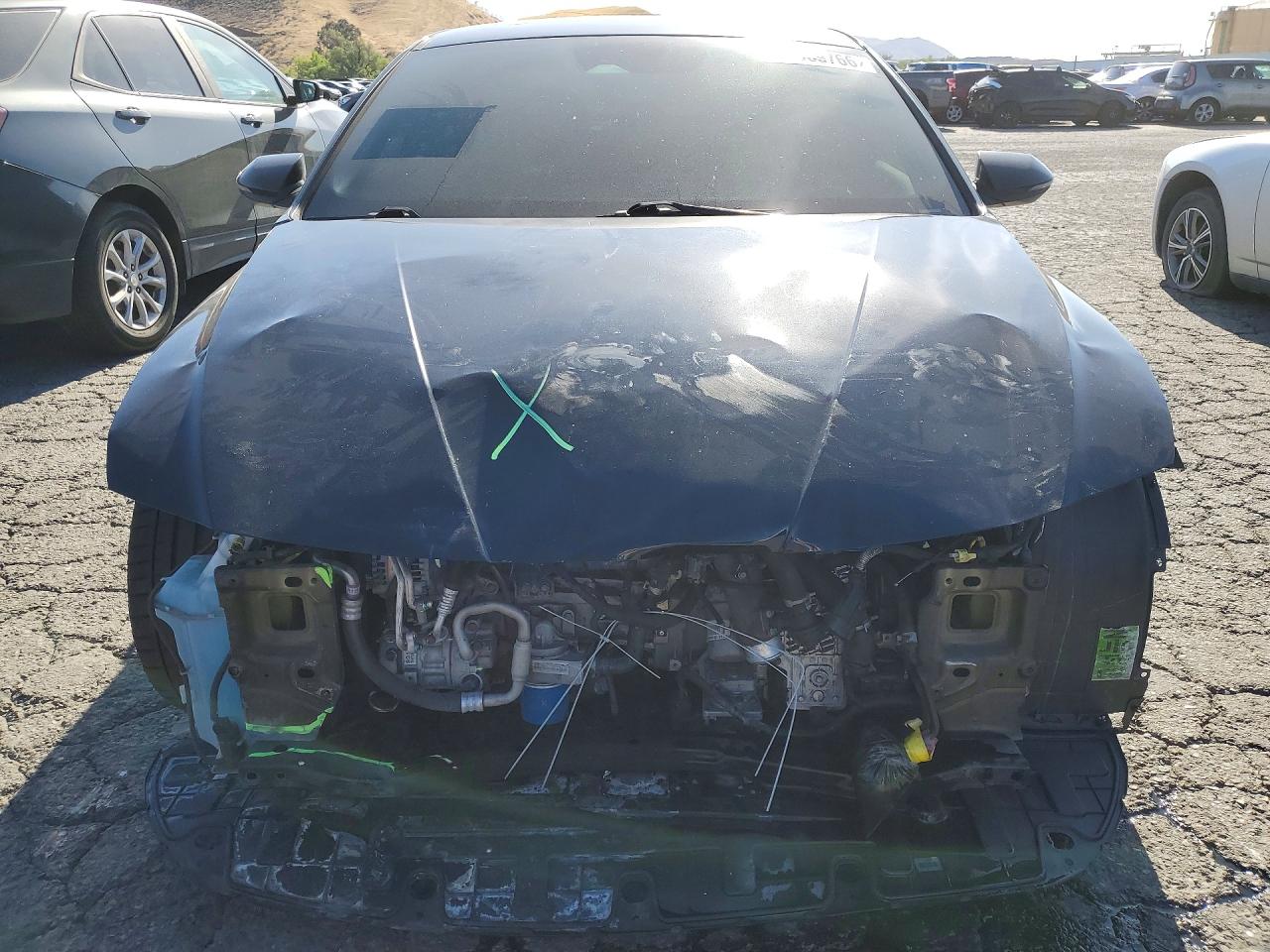 Hyundai ELANTRA Base