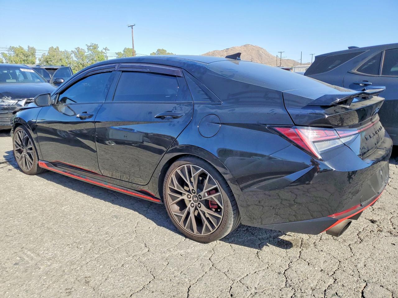 Hyundai ELANTRA Base
