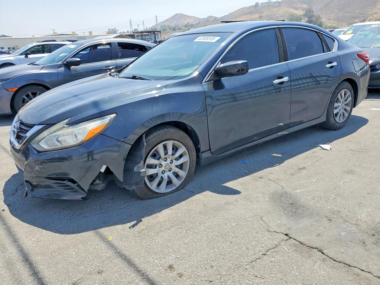 Salvage Nissan Altima Image