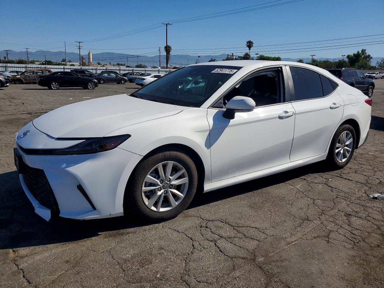 Salvage Toyota Camry Image
