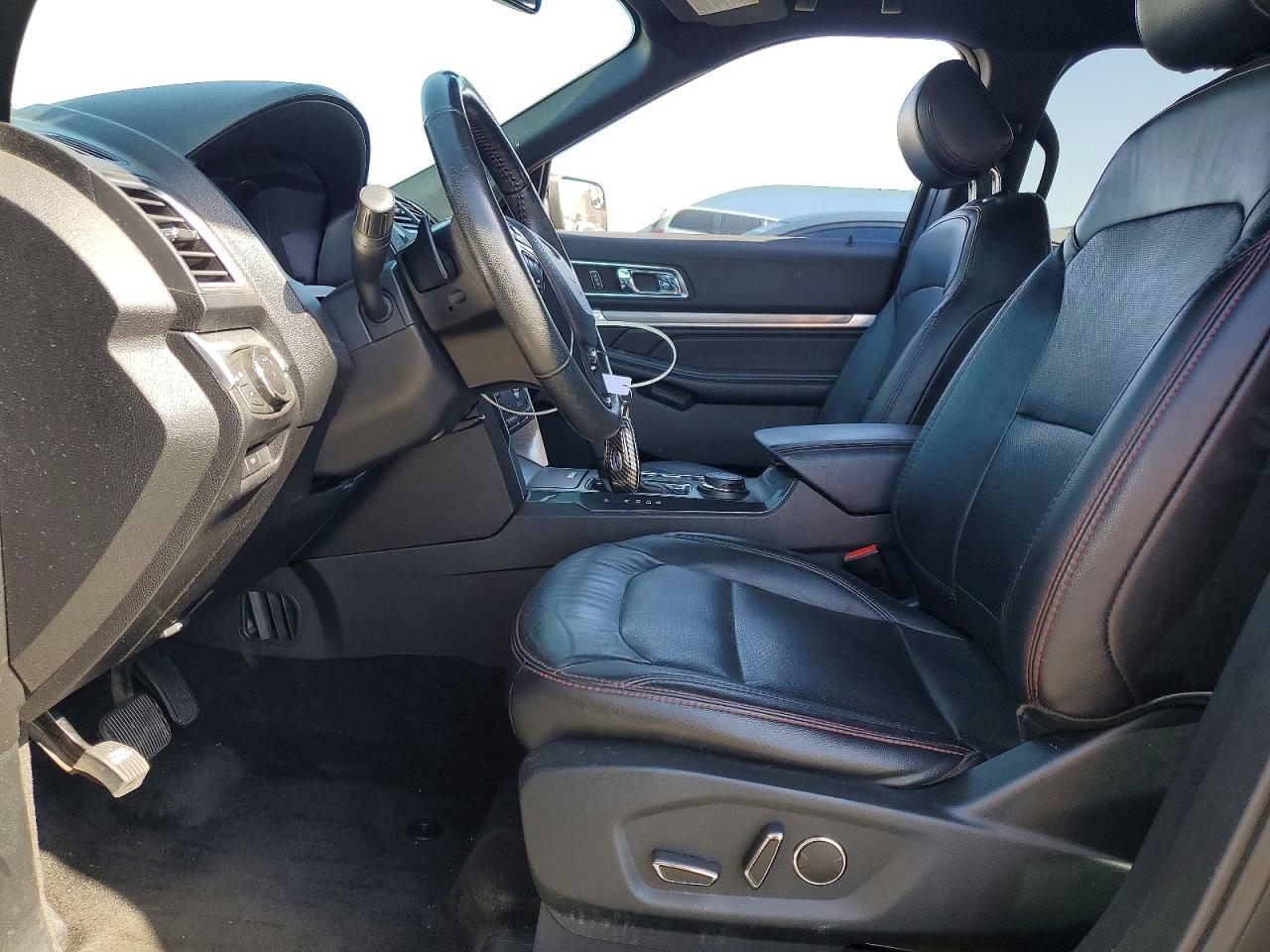 Ford Explorer Sport