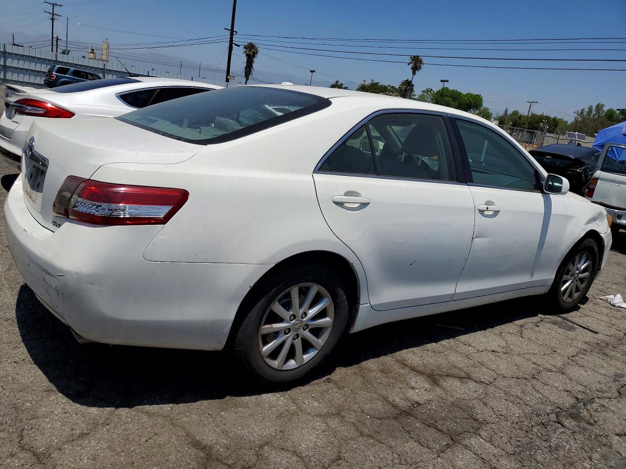 Toyota Camry Xle V6