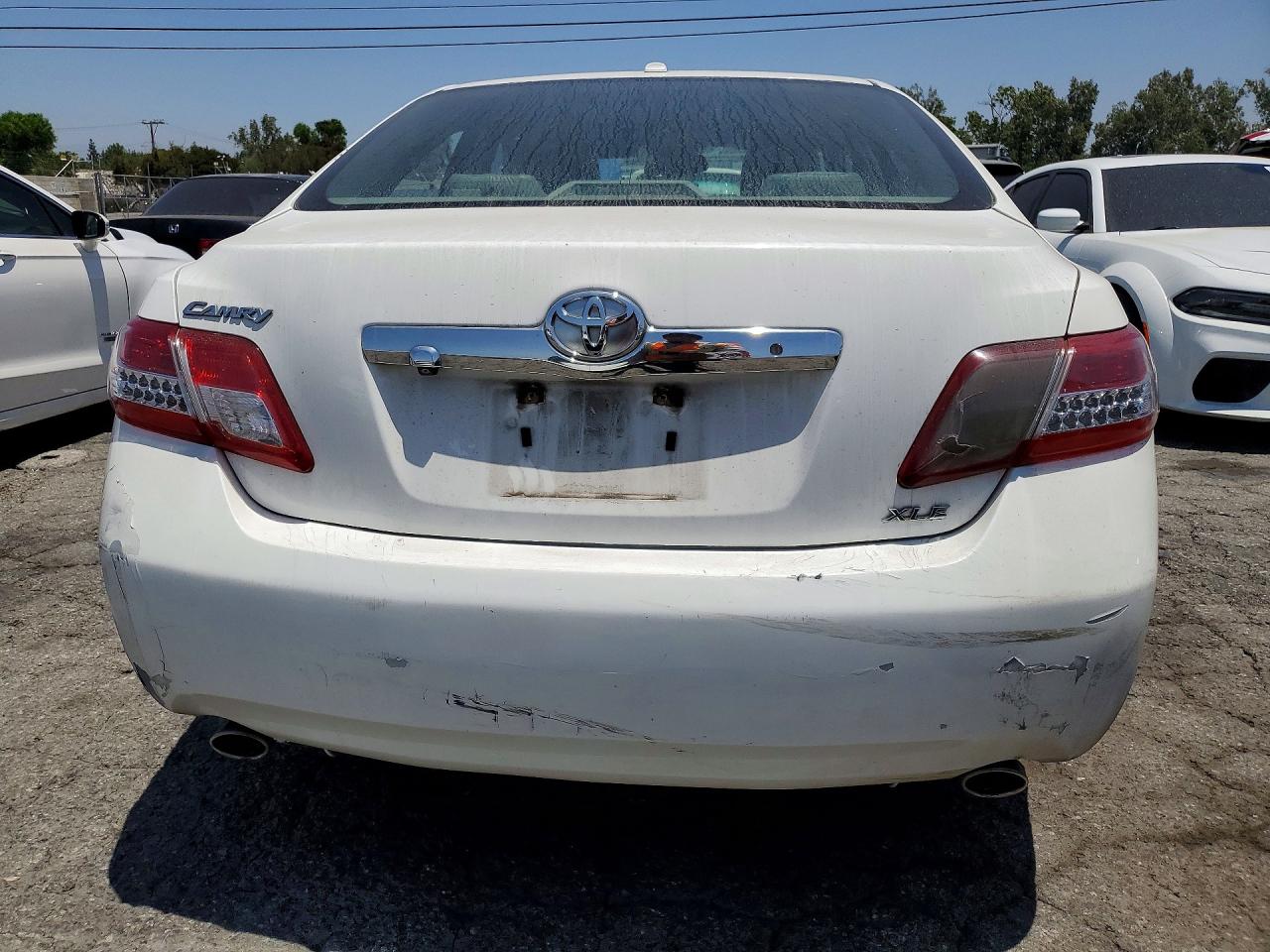 Toyota Camry Xle V6