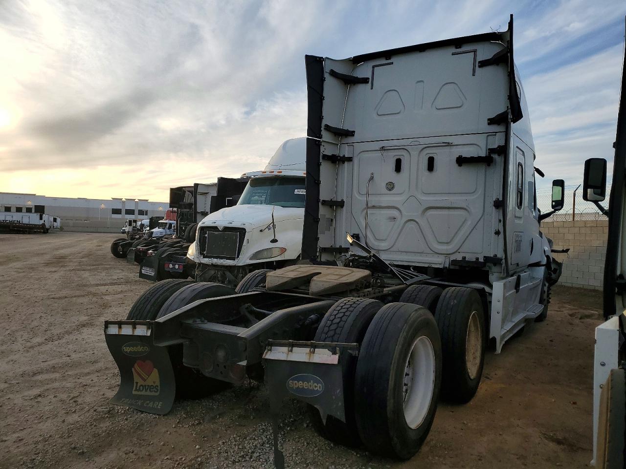 Freightliner Cascadia 1