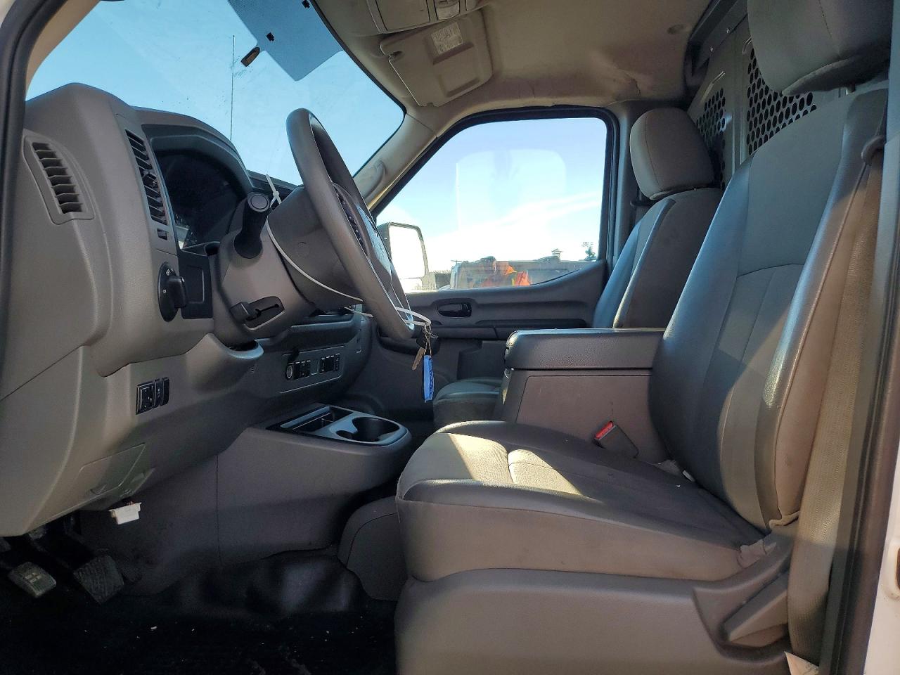 Nissan Nv 2500