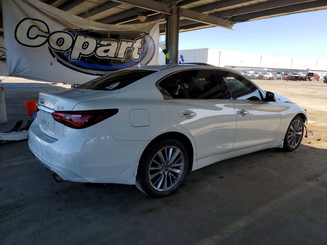 INFINITI Q50 Luxe