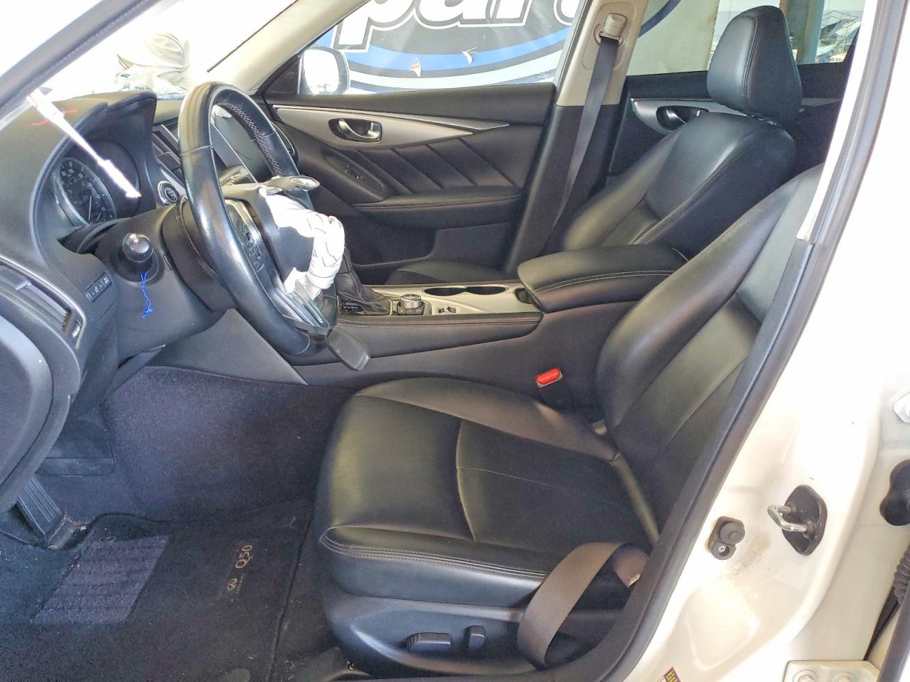 INFINITI Q50 Luxe