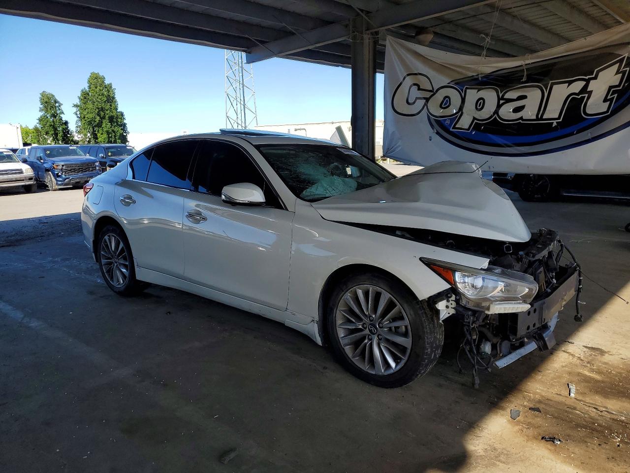 INFINITI Q50 Luxe