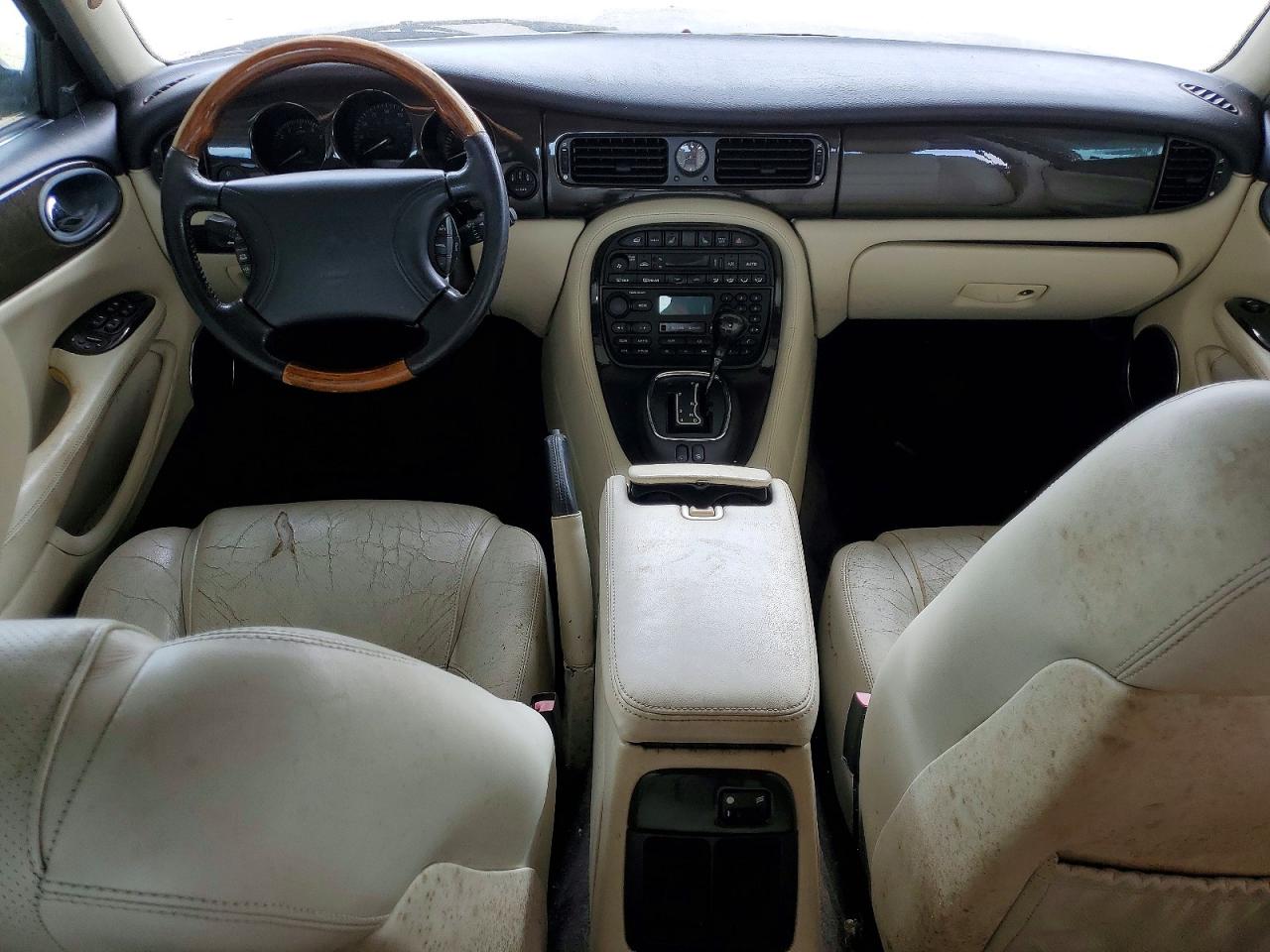 Jaguar XJR