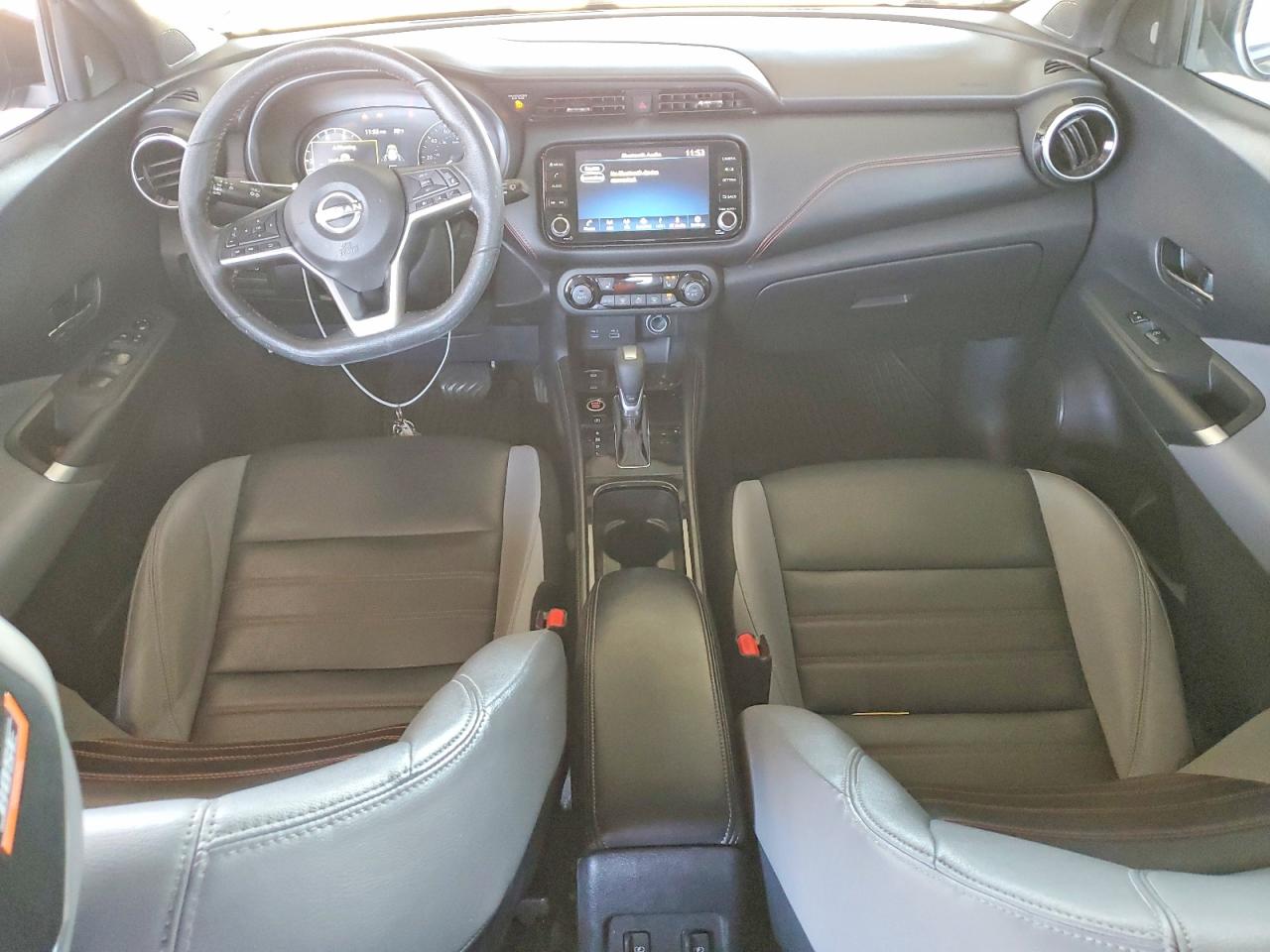 Nissan Kicks Sr