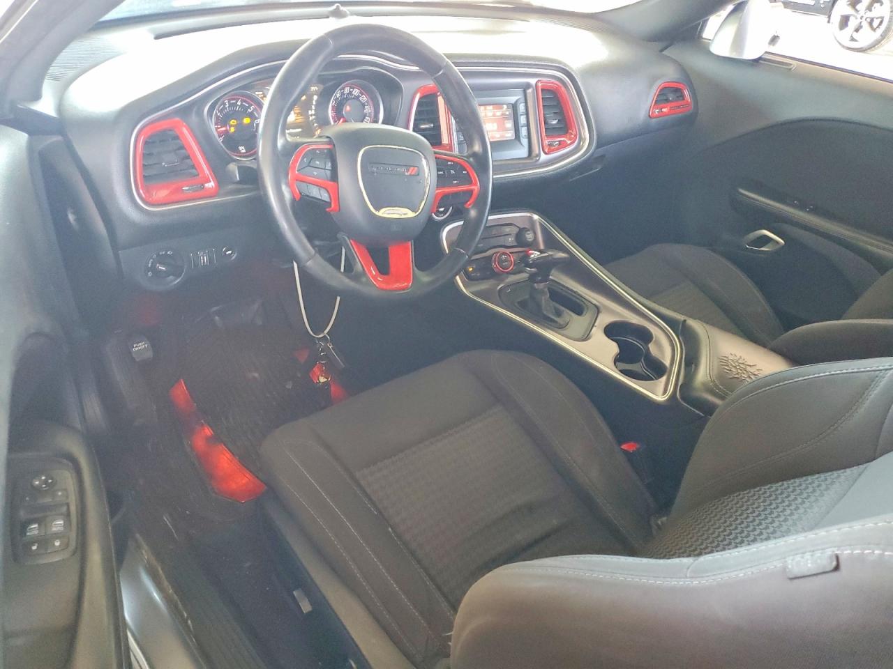 Dodge Challenger Sxt
