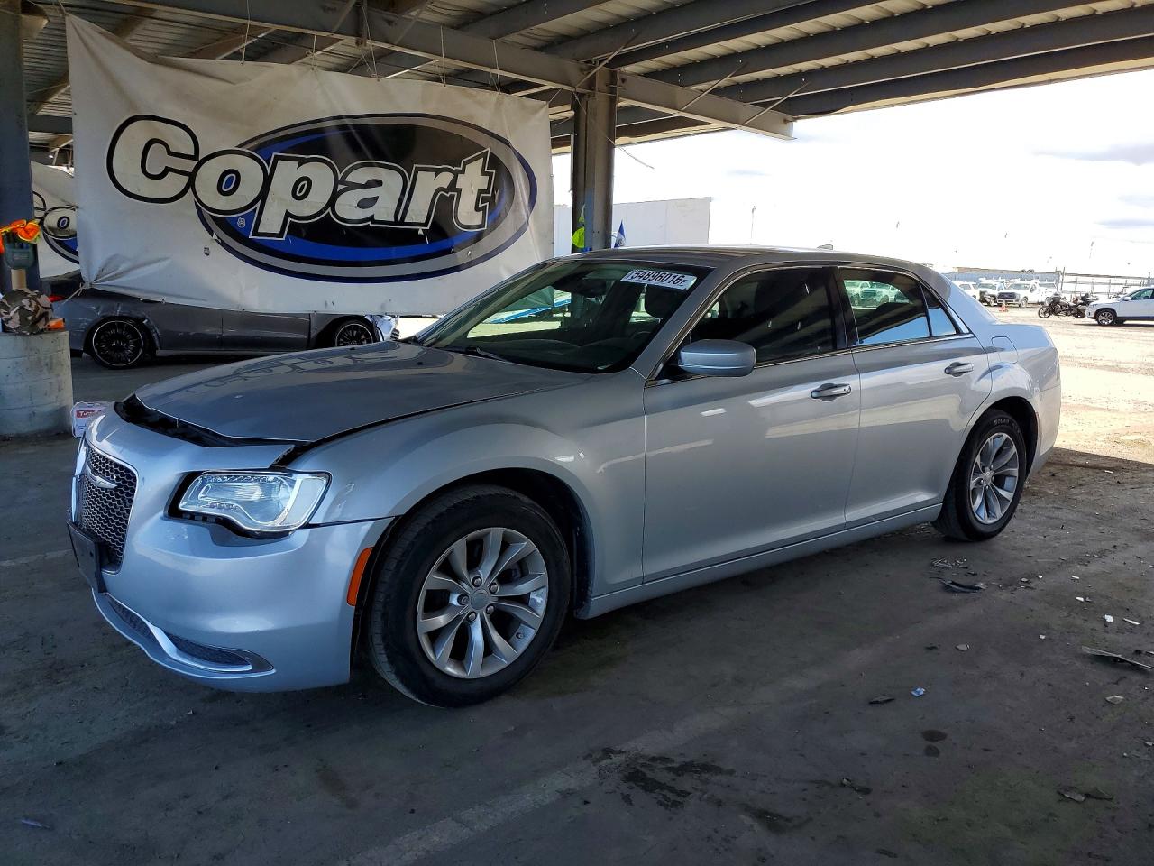 Salvage Chrysler 300 Image