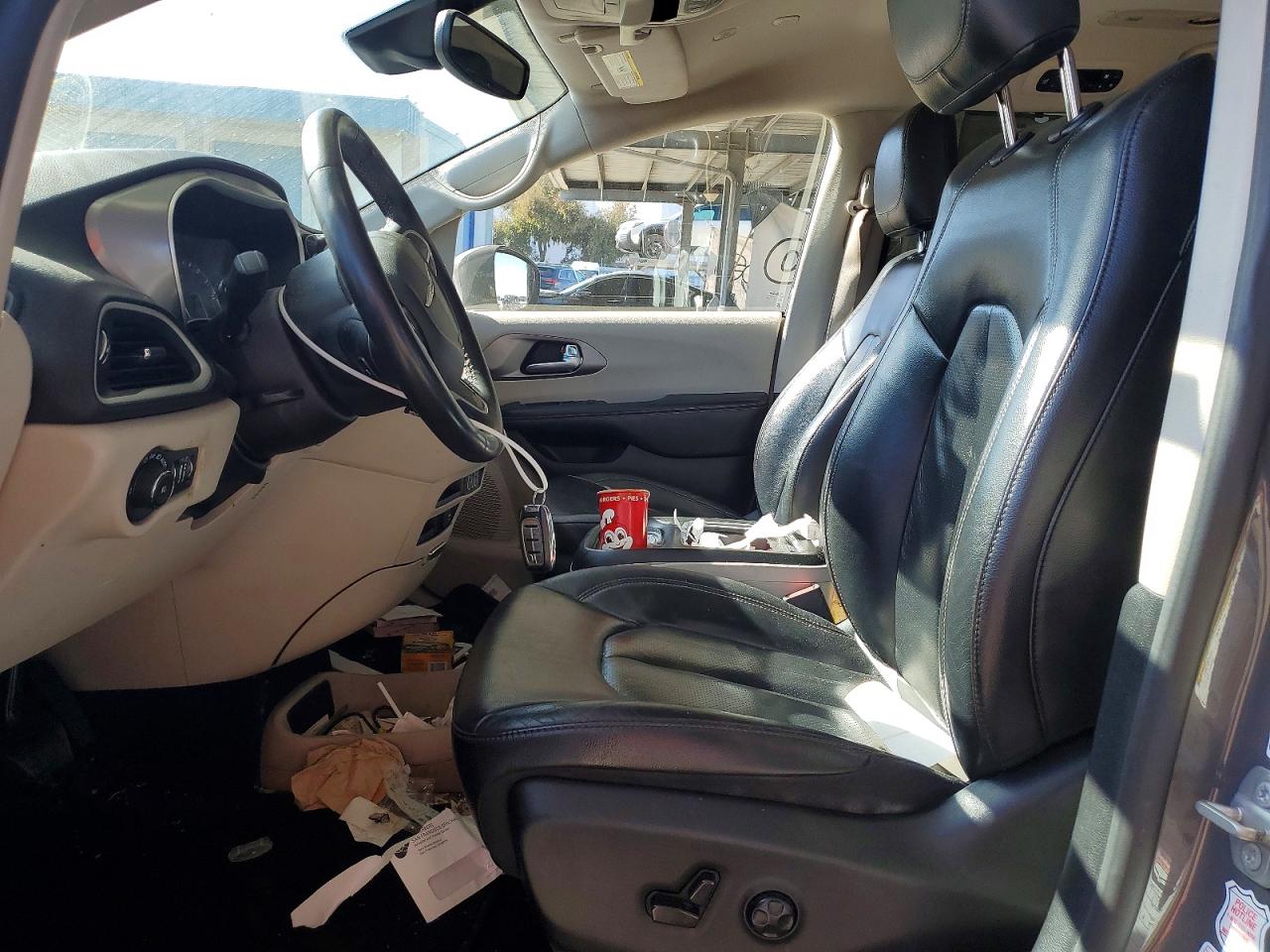 Chrysler Pacifica Touring L