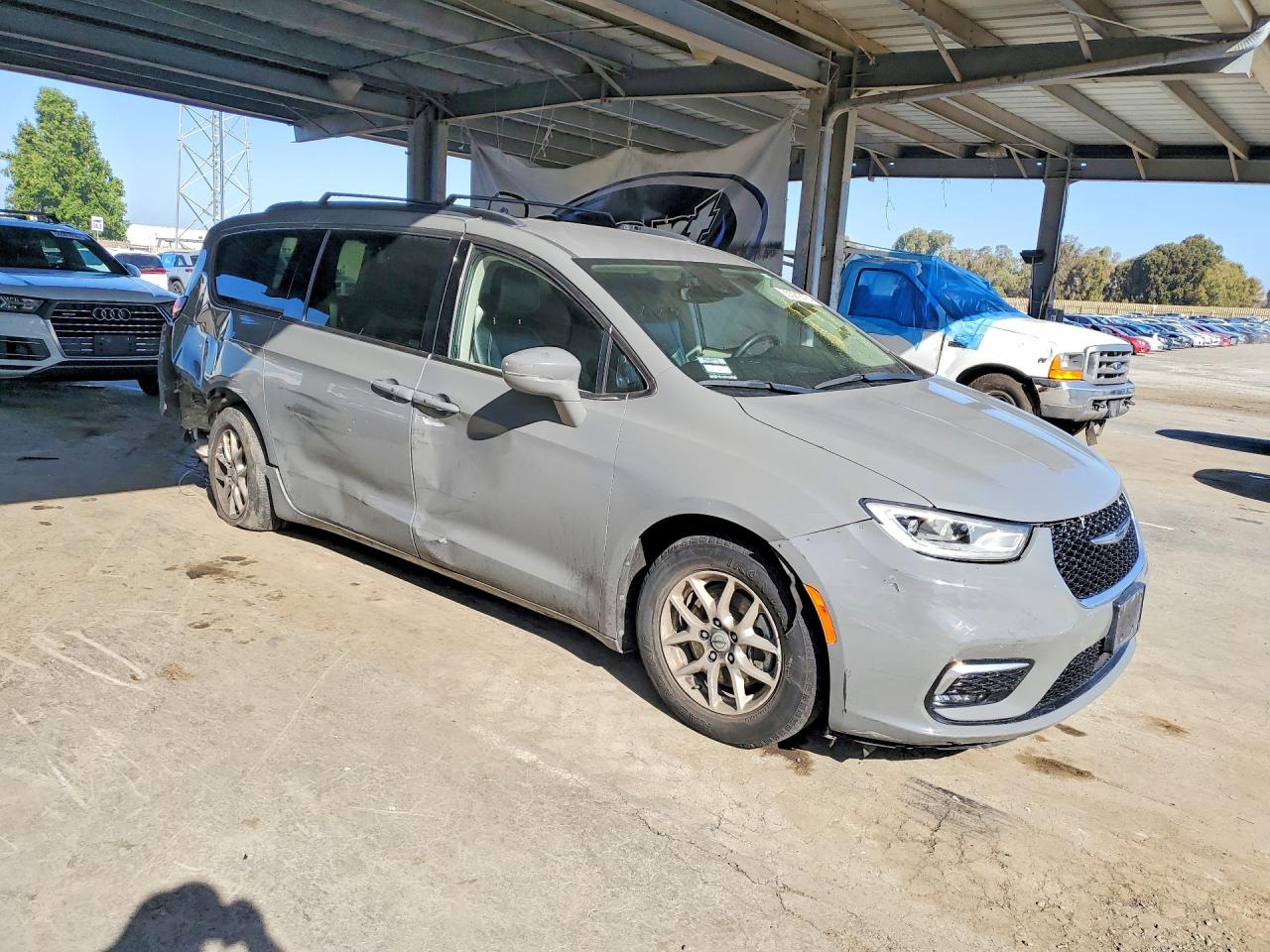 Chrysler Pacifica Touring L