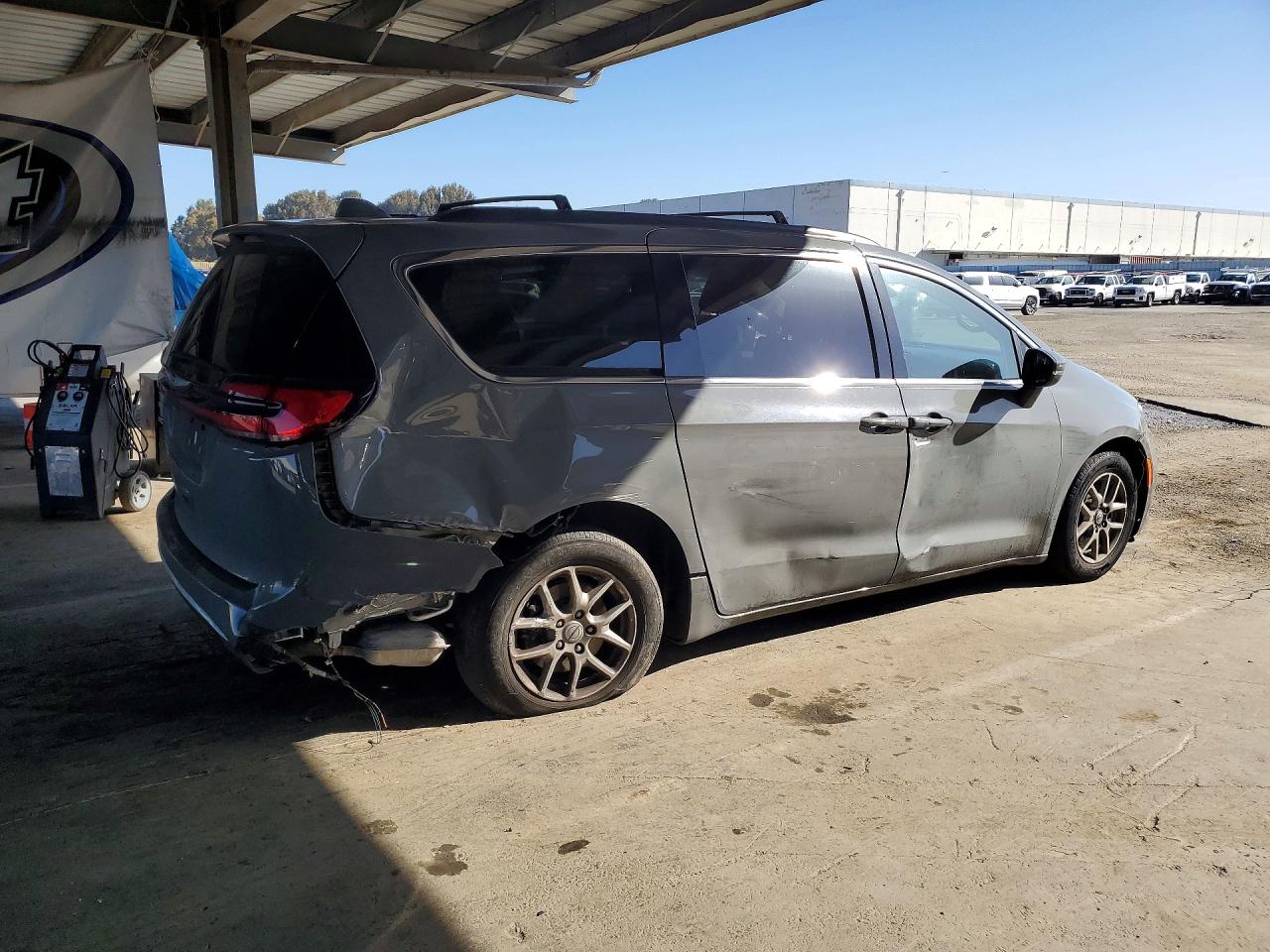 Chrysler Pacifica Touring L