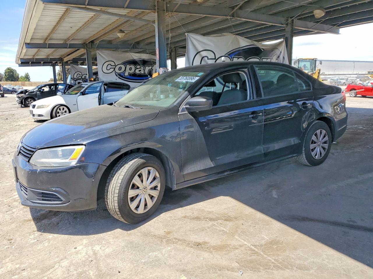 Salvage Volkswagen Jetta Image
