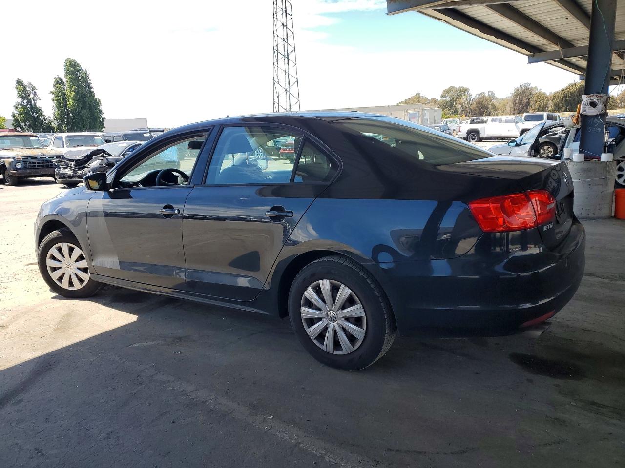 Volkswagen Jetta Base