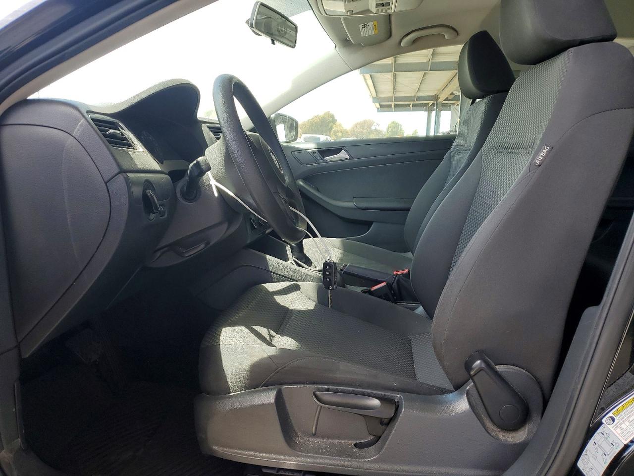 Volkswagen Jetta Base