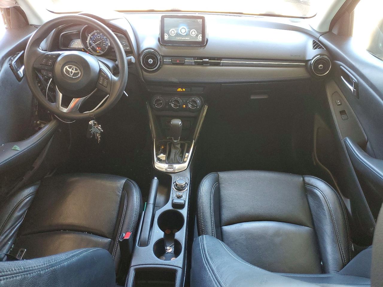 Toyota Yaris Base