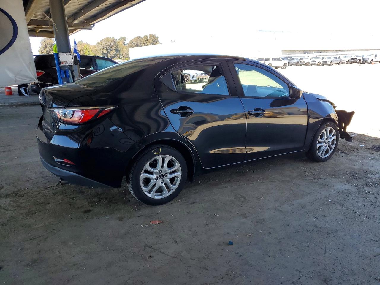 Toyota Yaris Base