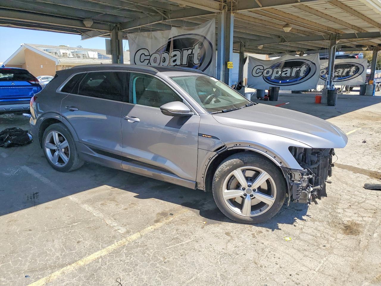 Audi e-tron Premium Plus