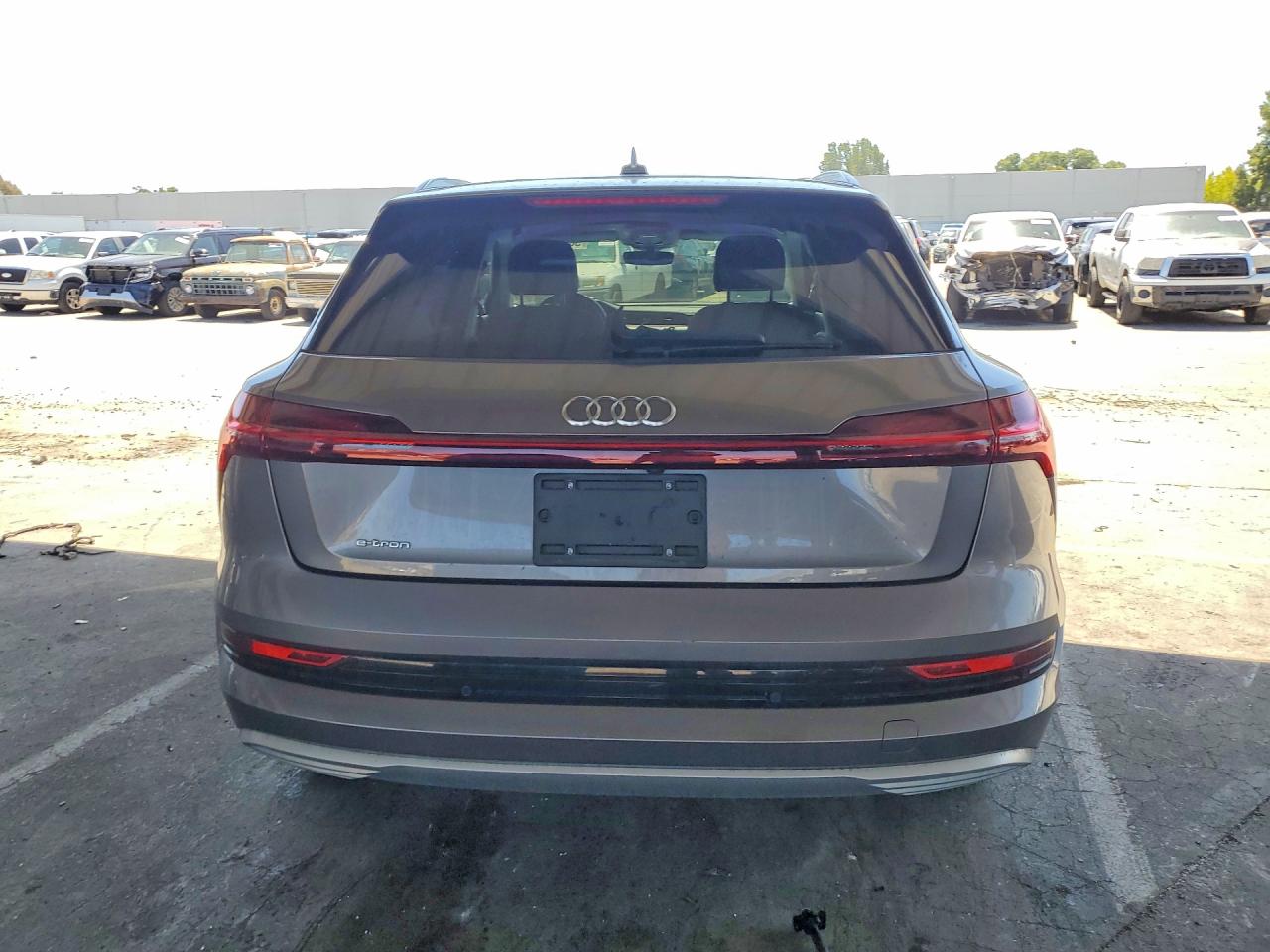 Audi e-tron Premium Plus