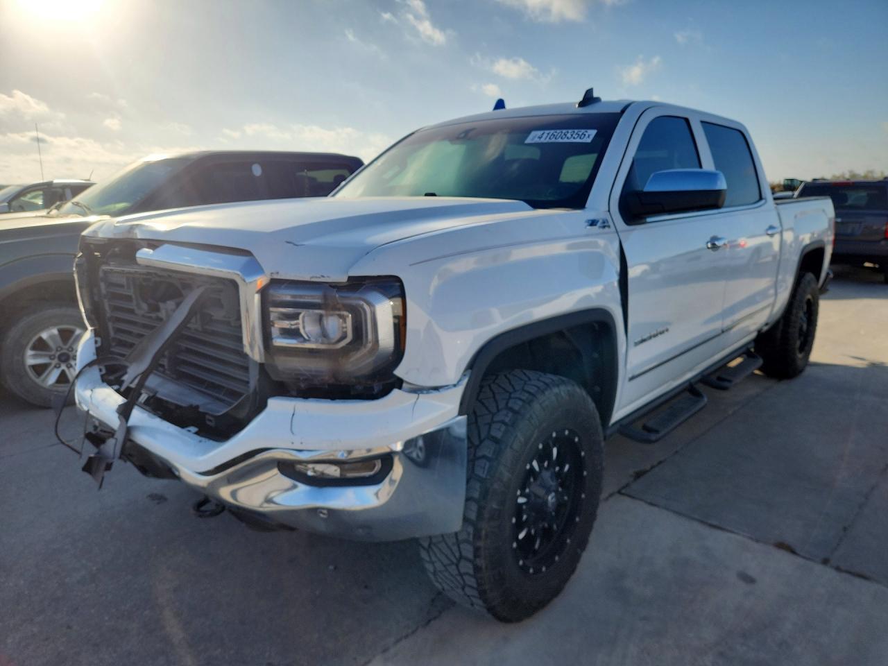 Salvage GMC Sierra Image