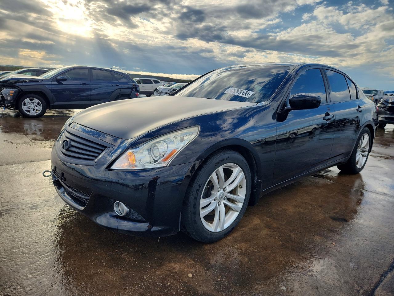 Salvage INFINITI Q40 Image