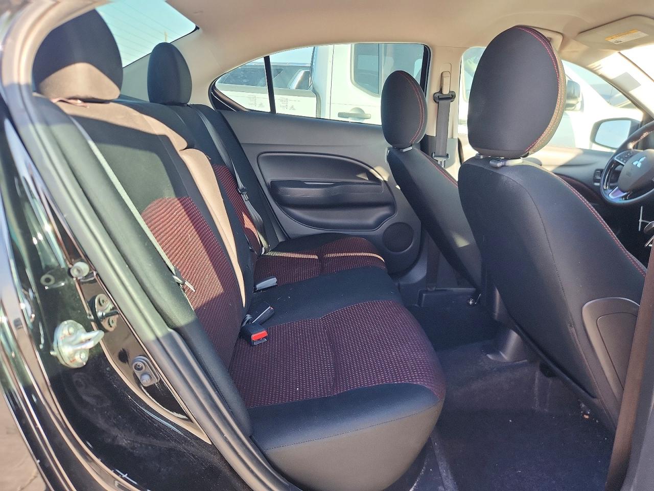 Mitsubishi Mirage G4 Es